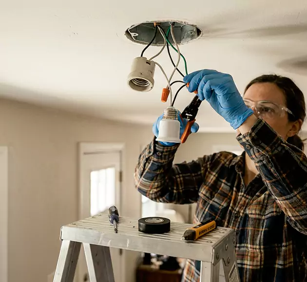 Professional Light Socket Replacement: Your Local Fixture Repair Team in Daytona Beach, FL
